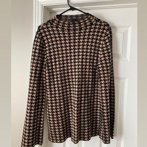 Ann Taylor Feminine sweater, Size M